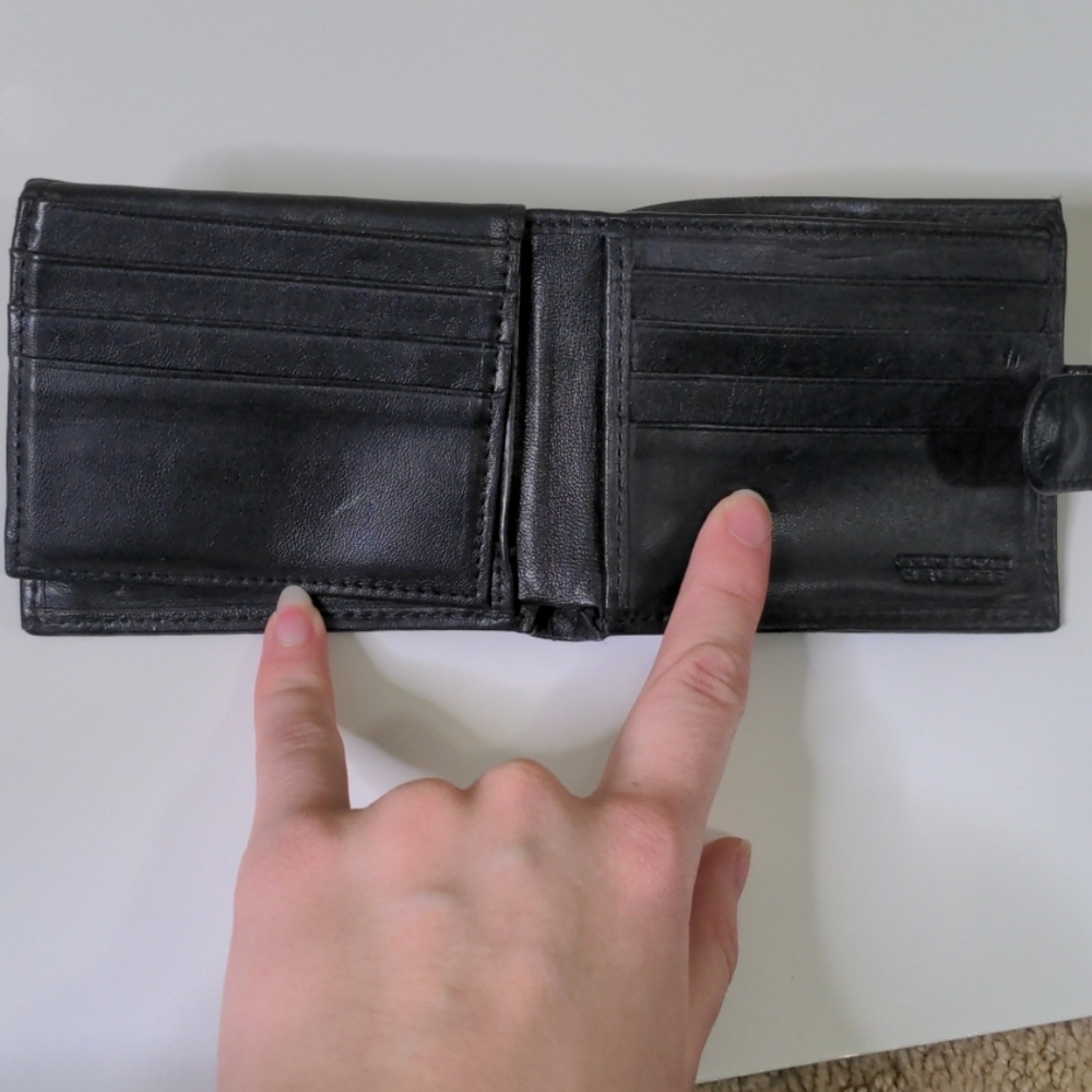 Tracker Leather Wallet - Picture 2 of 5